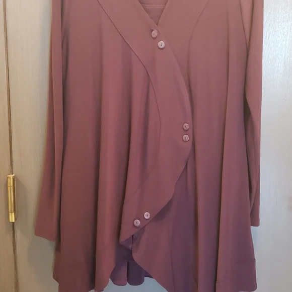 Outfit - Picture 2 of 3